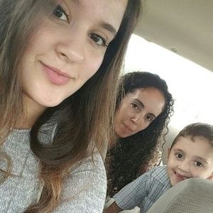 Meet your Posher, Leticia